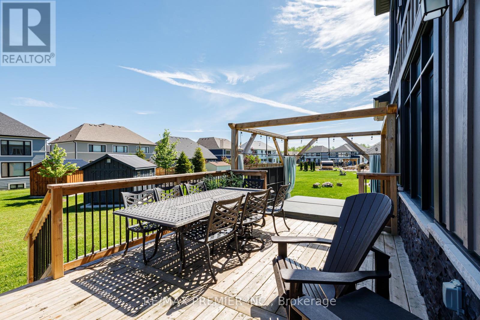 100 STILLWATER CRESCENT - 26