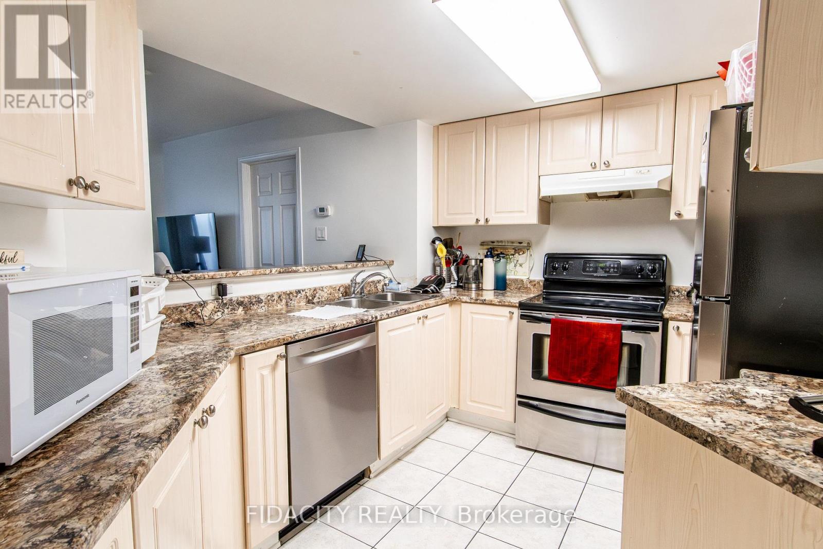 #8A 310 CENTRAL PARK DRIVE - 4