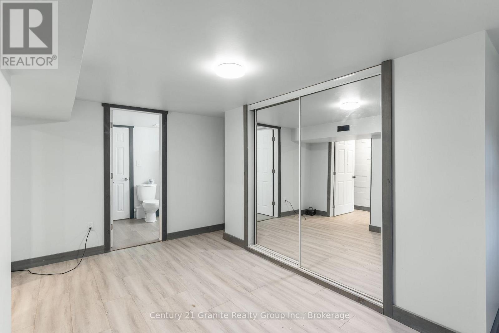 86 WATER STREET - 18