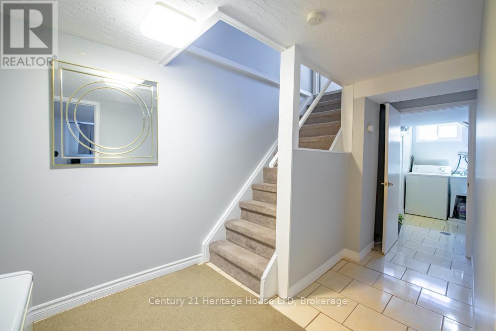 20 BALDWIN CIRCLE - 18