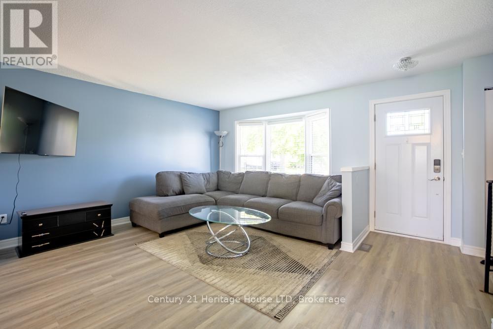 20 BALDWIN CIRCLE - 5