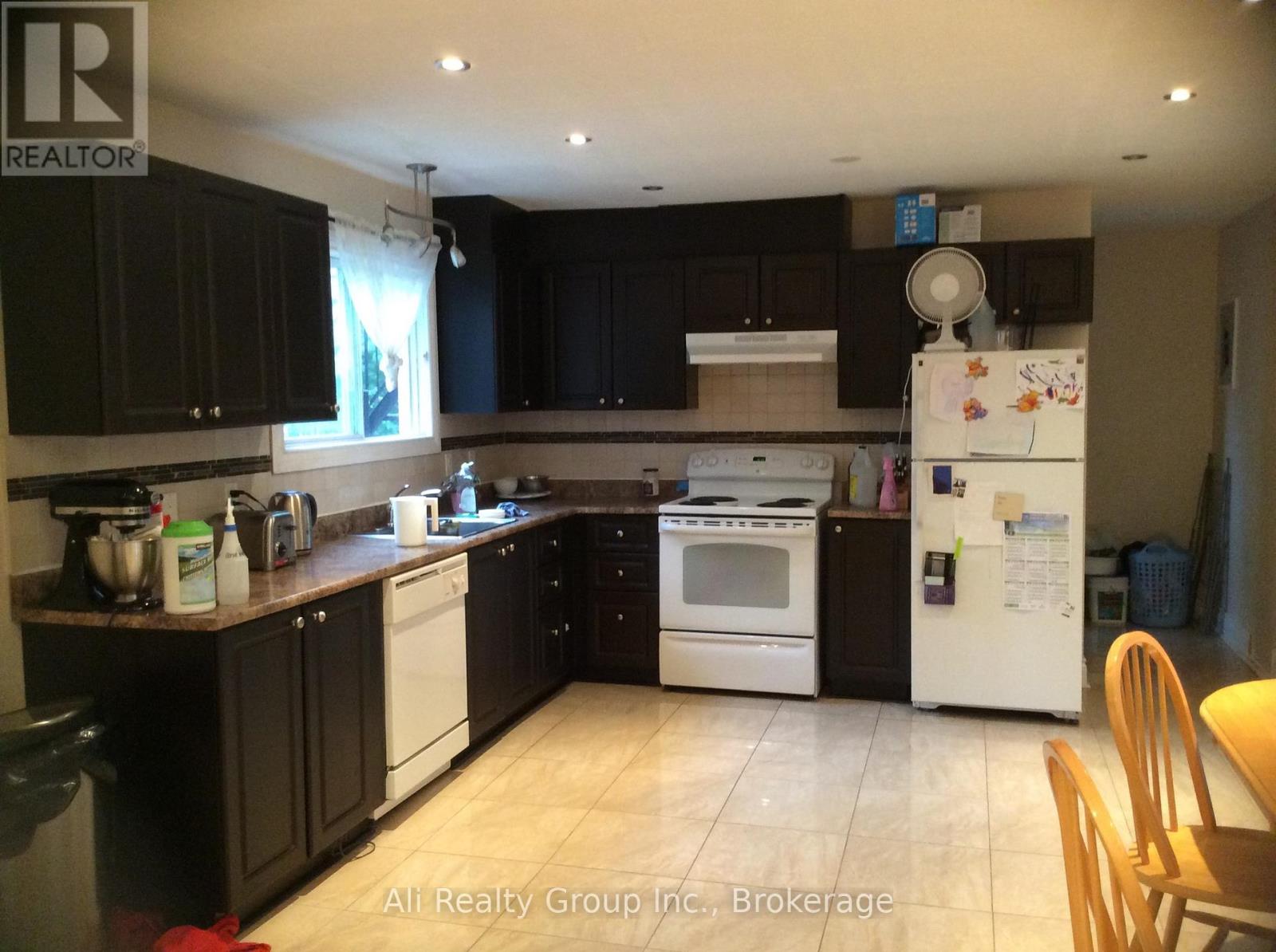 1549 MAXIME STREET - 11