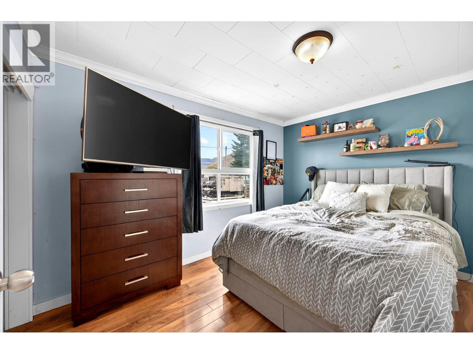 1023 Laroque Street - 2