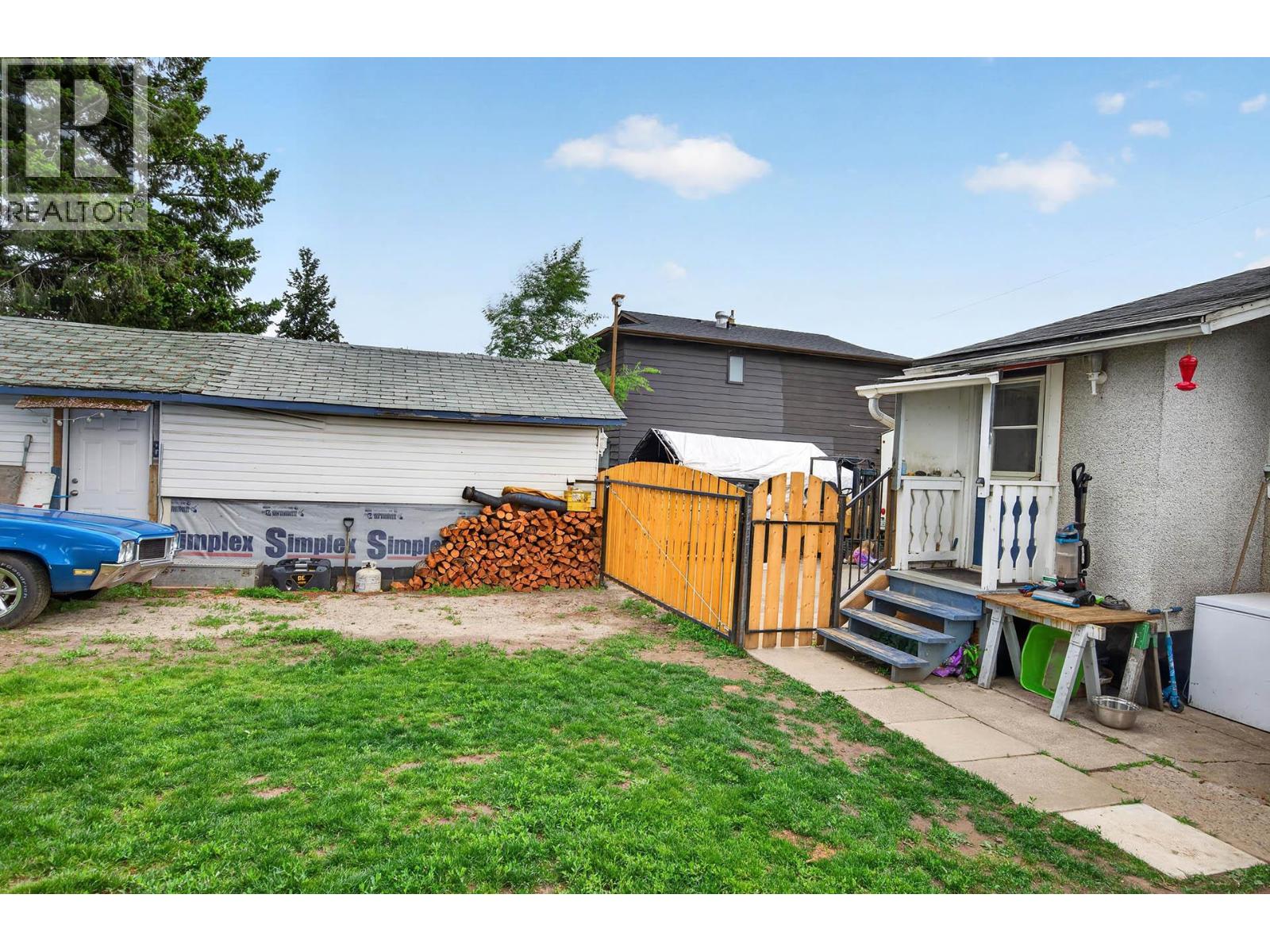 1023 Laroque Street - 28