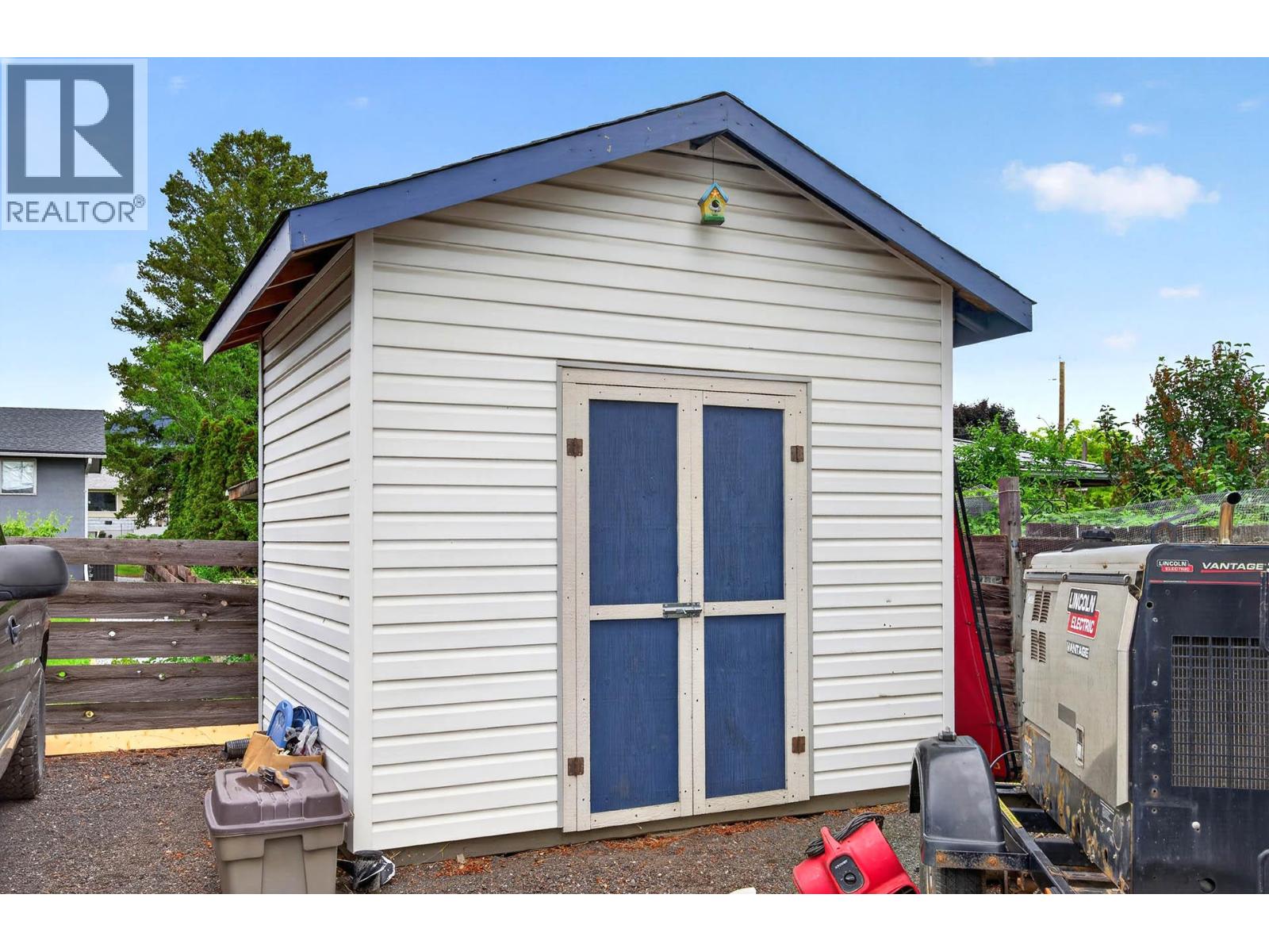 1023 Laroque Street - 34