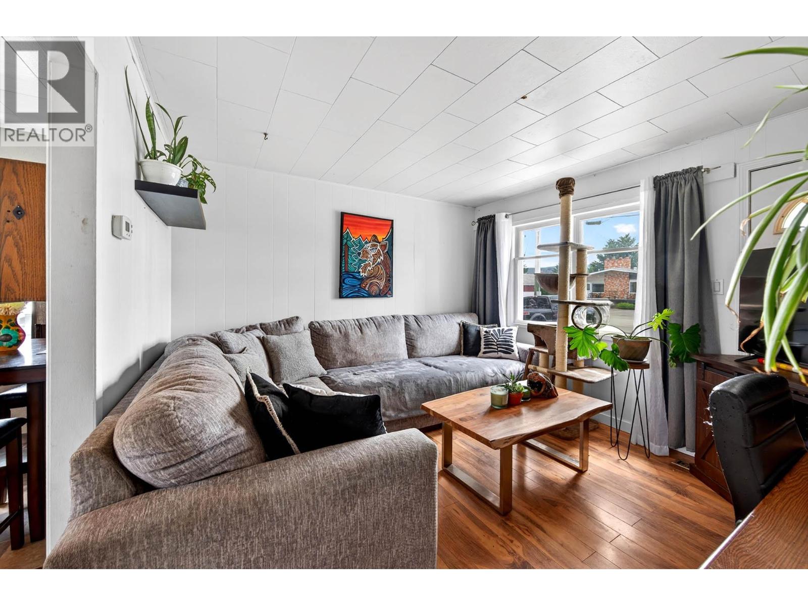 1023 Laroque Street - 44