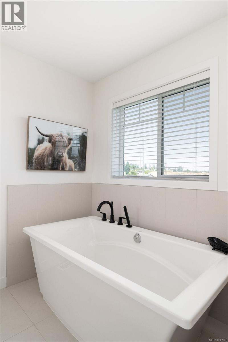 3387 Ryder Hesjedal Way - 24