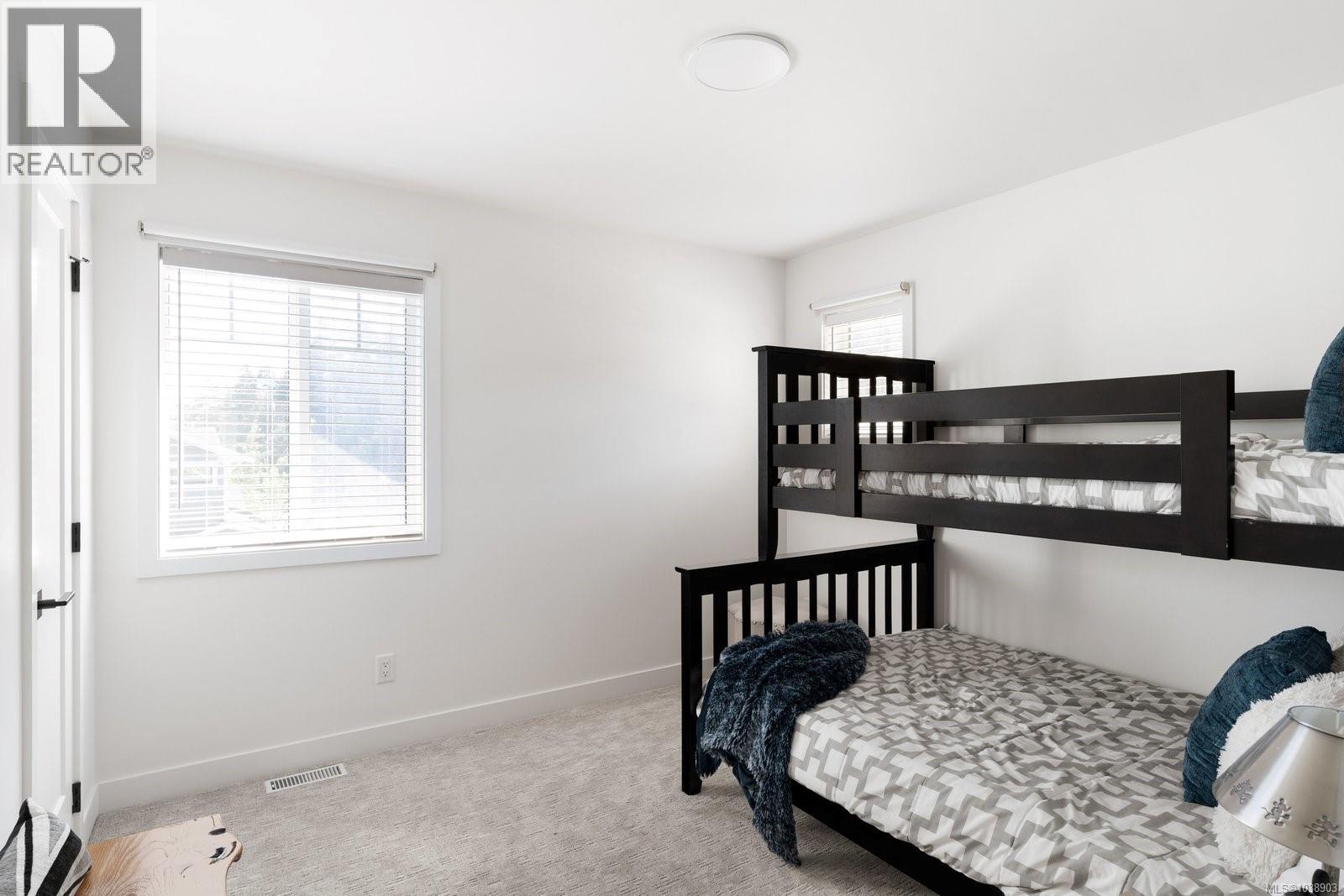 3387 Ryder Hesjedal Way - 31