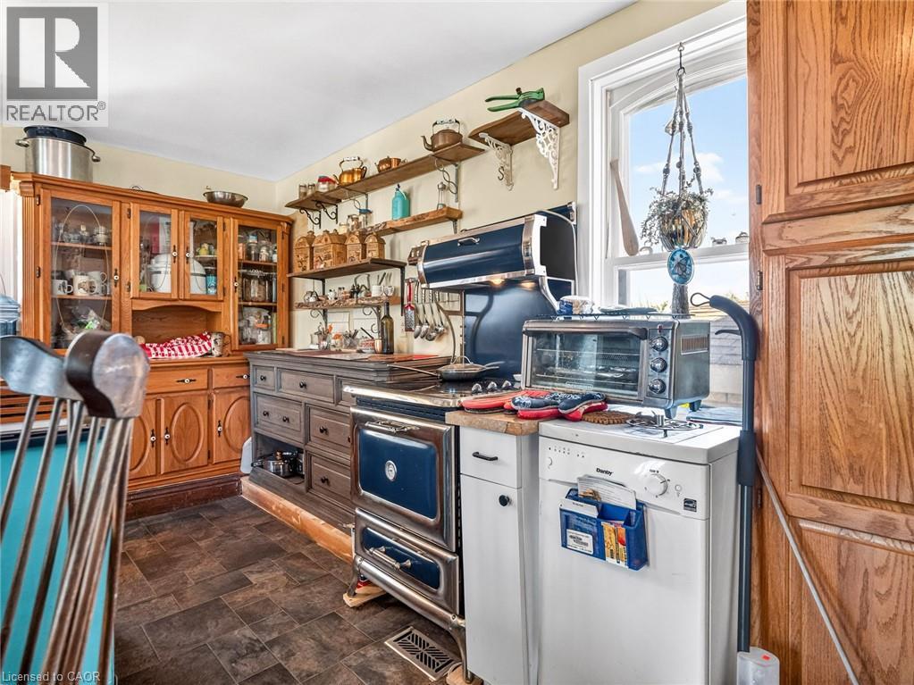 4750 SHERKSTON Road - 10