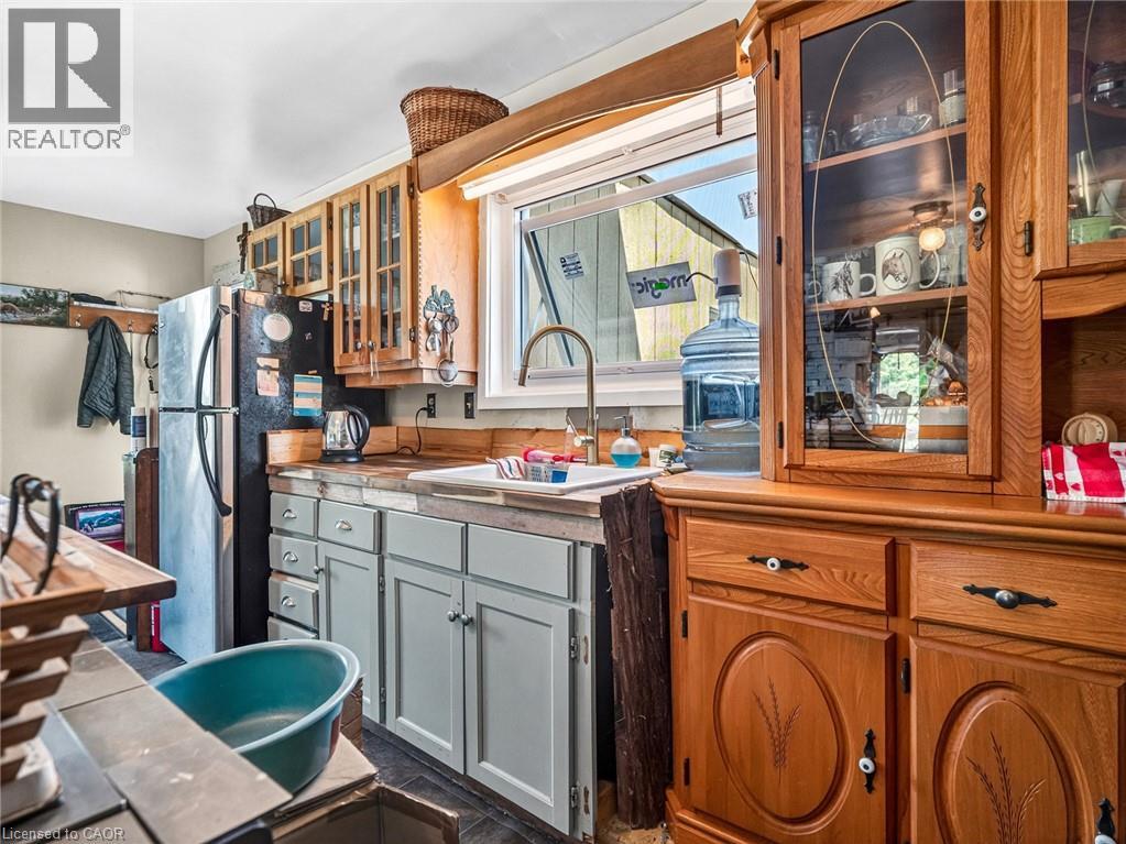 4750 SHERKSTON Road - 9