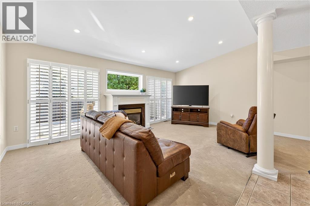 33 WILLOW Lane - 16