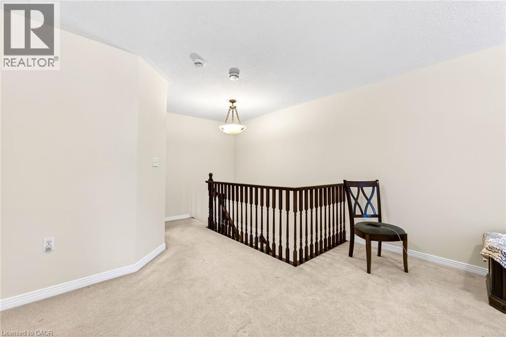 33 WILLOW Lane - 32