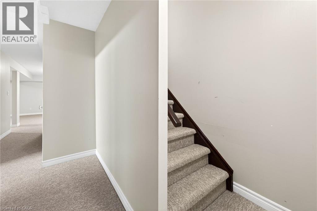 33 WILLOW Lane - 35