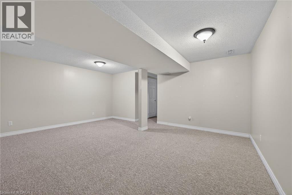 33 WILLOW Lane - 39