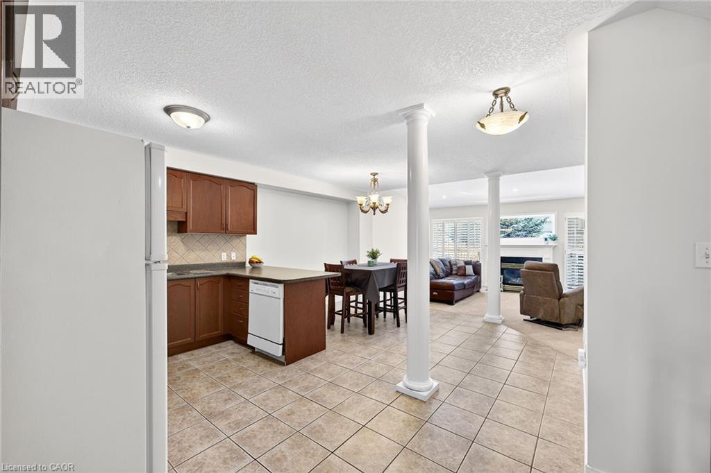 33 WILLOW Lane - 5