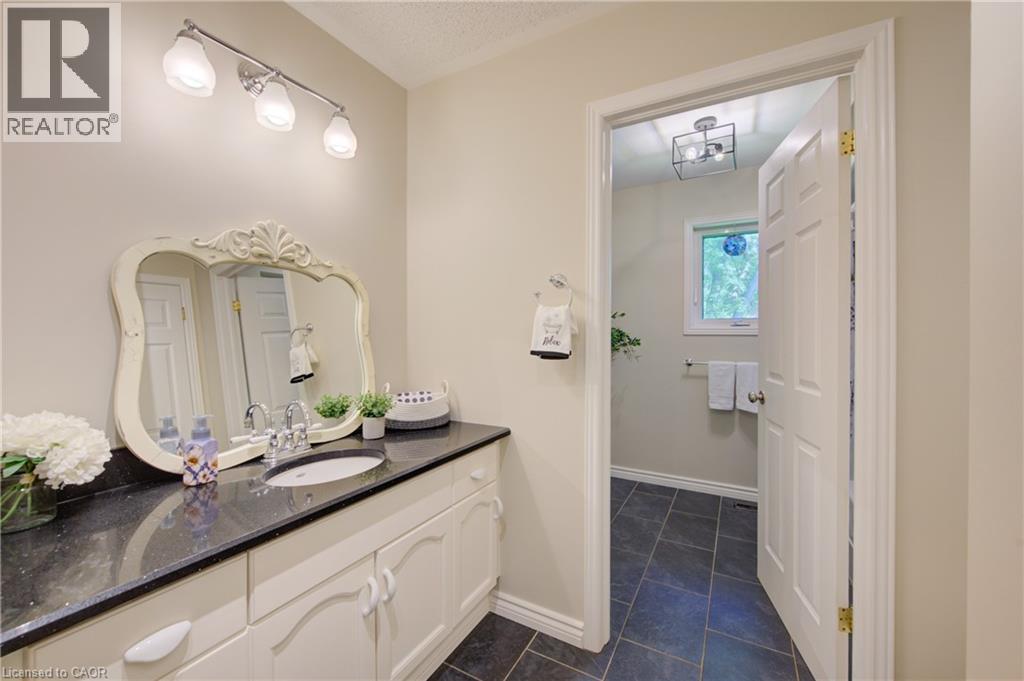 137 WESLEY Crescent - 21