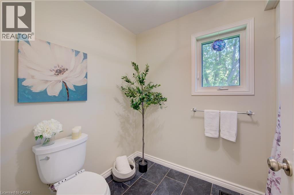 137 WESLEY Crescent - 22