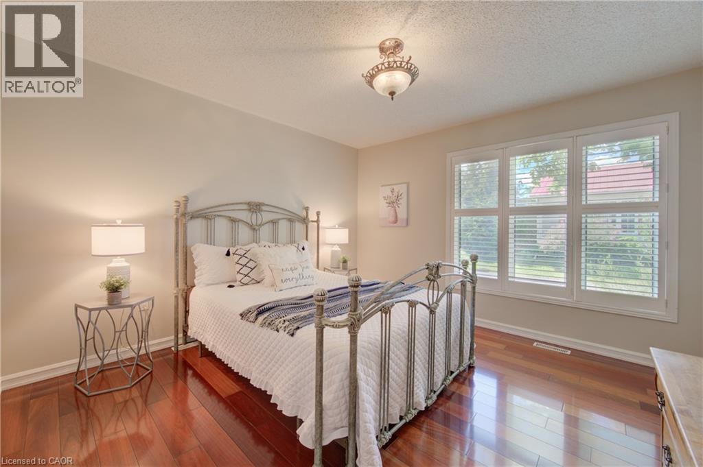 137 WESLEY Crescent - 25