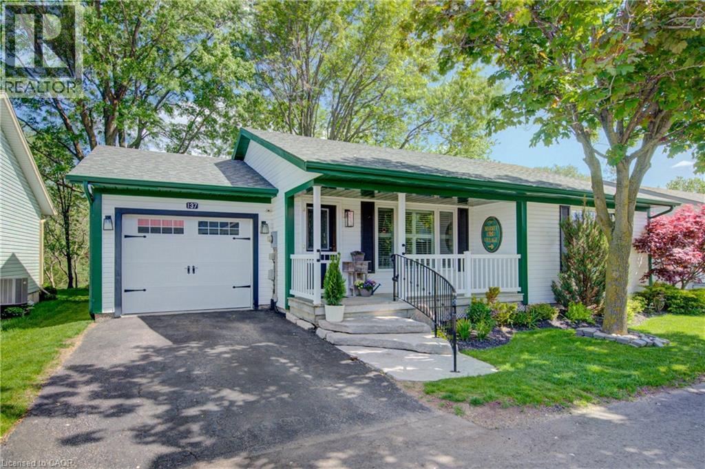 137 WESLEY Crescent - 3