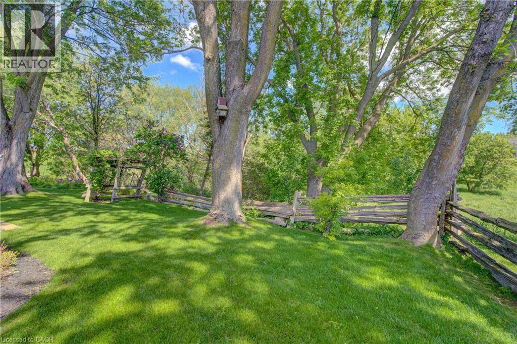 137 WESLEY Crescent - 32