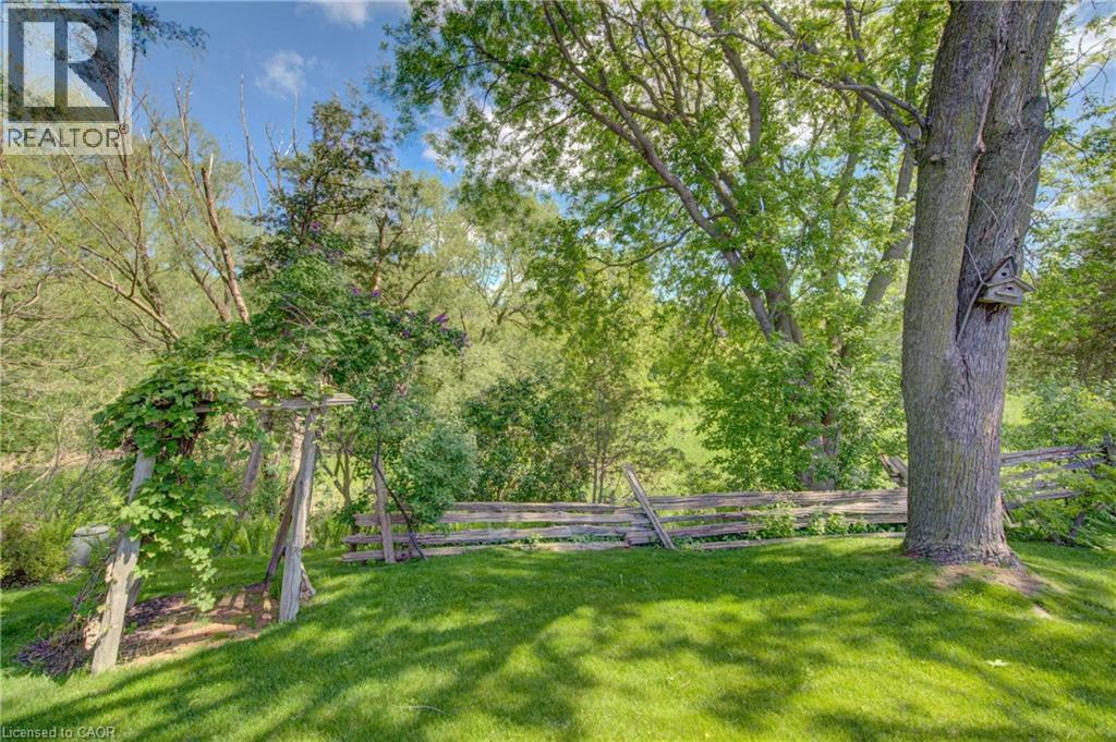 137 WESLEY Crescent - 36