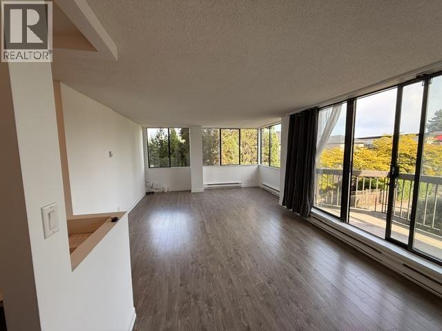 303 6540 BURLINGTON AVENUE, Burnaby