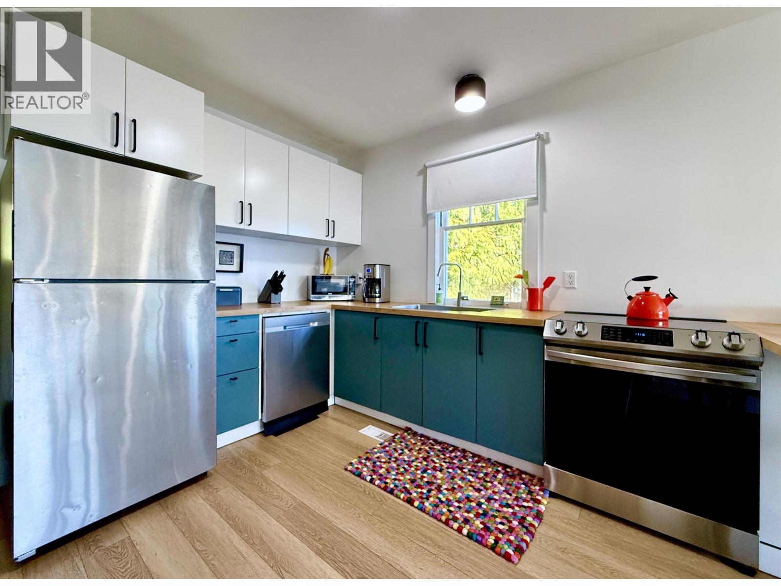 609 GLEN ROAD, Gibsons