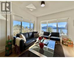 609 Glen Road, Gibsons, BC V0N1V9 Photo 6