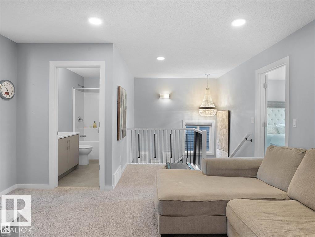207 41 AV NW - 10