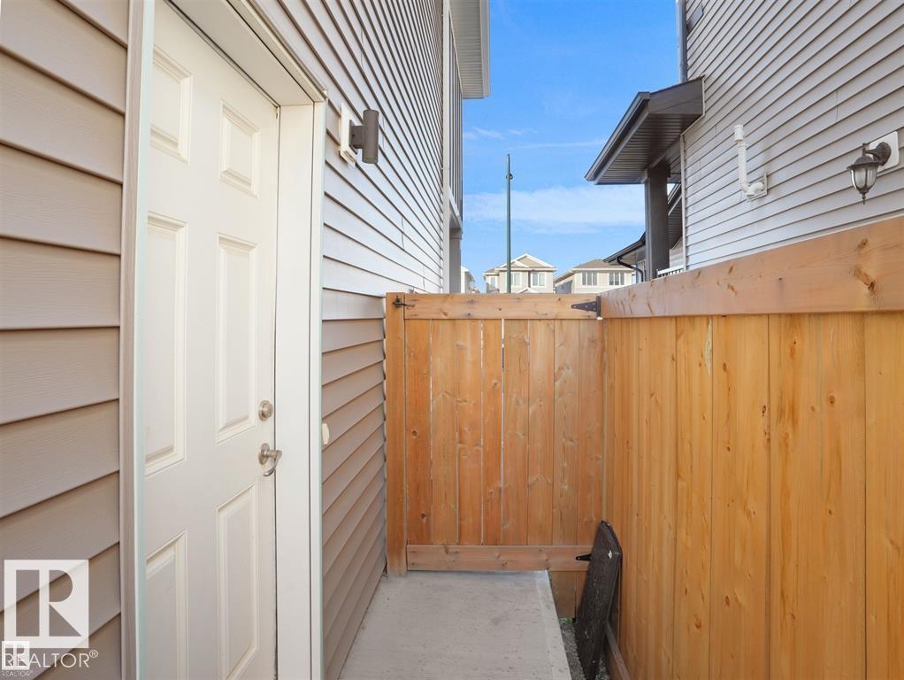 207 41 AV NW - 3