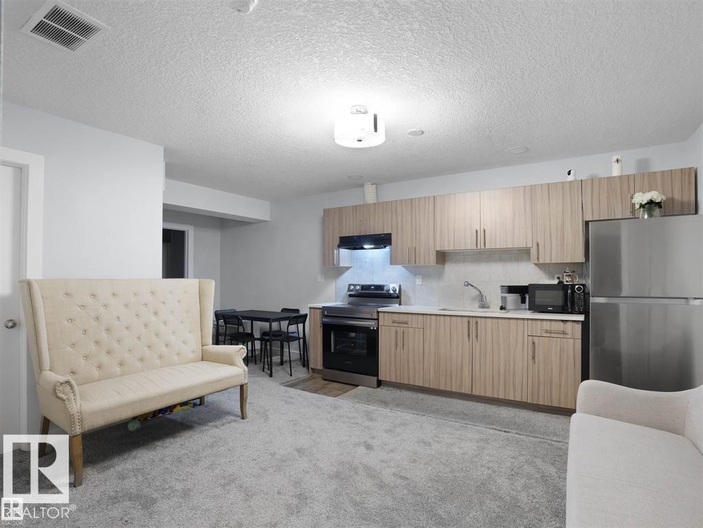 207 41 AV NW - 62