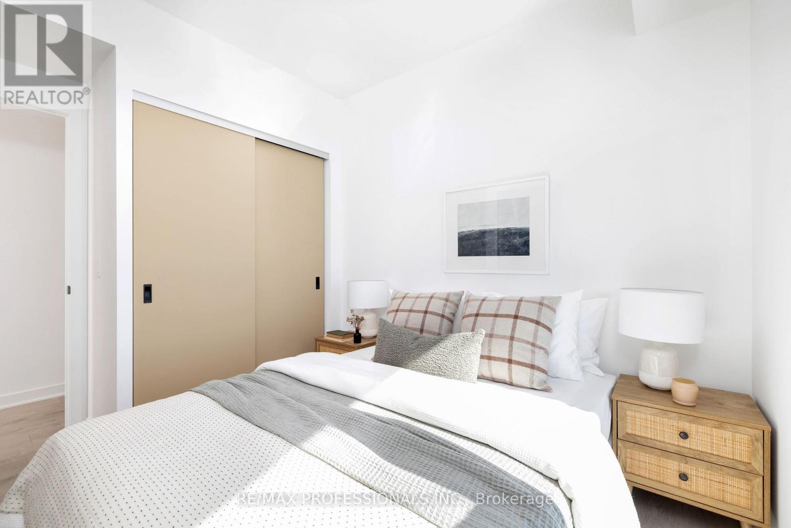 #3009 36 ZORRA STREET - 32