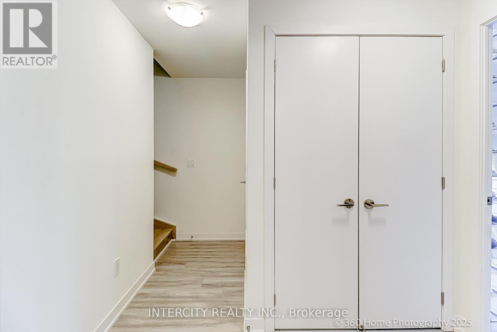 #1504 11 DAVID EYER ROAD - 19