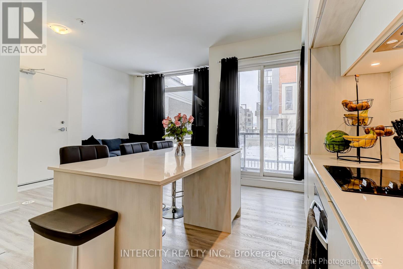 #1504 11 DAVID EYER ROAD - 9