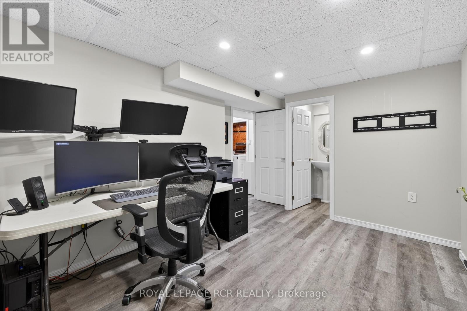57 BOLSTER LANE - 25