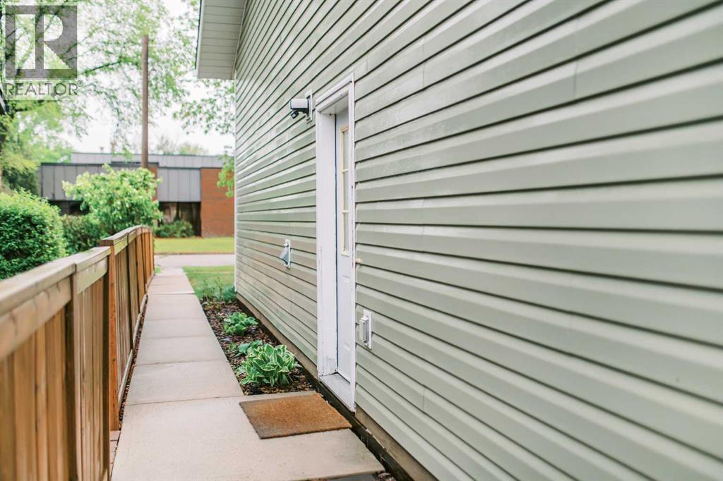 4814B 48 Street - photo 4