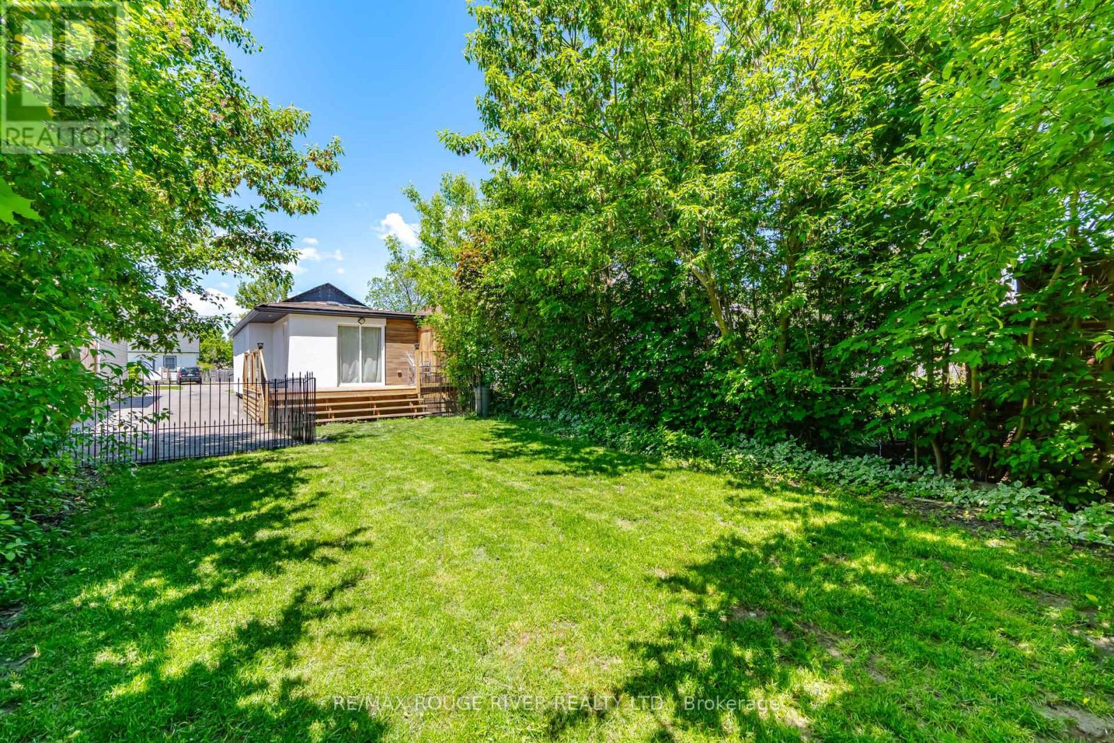 243 QUEBEC STREET - 25