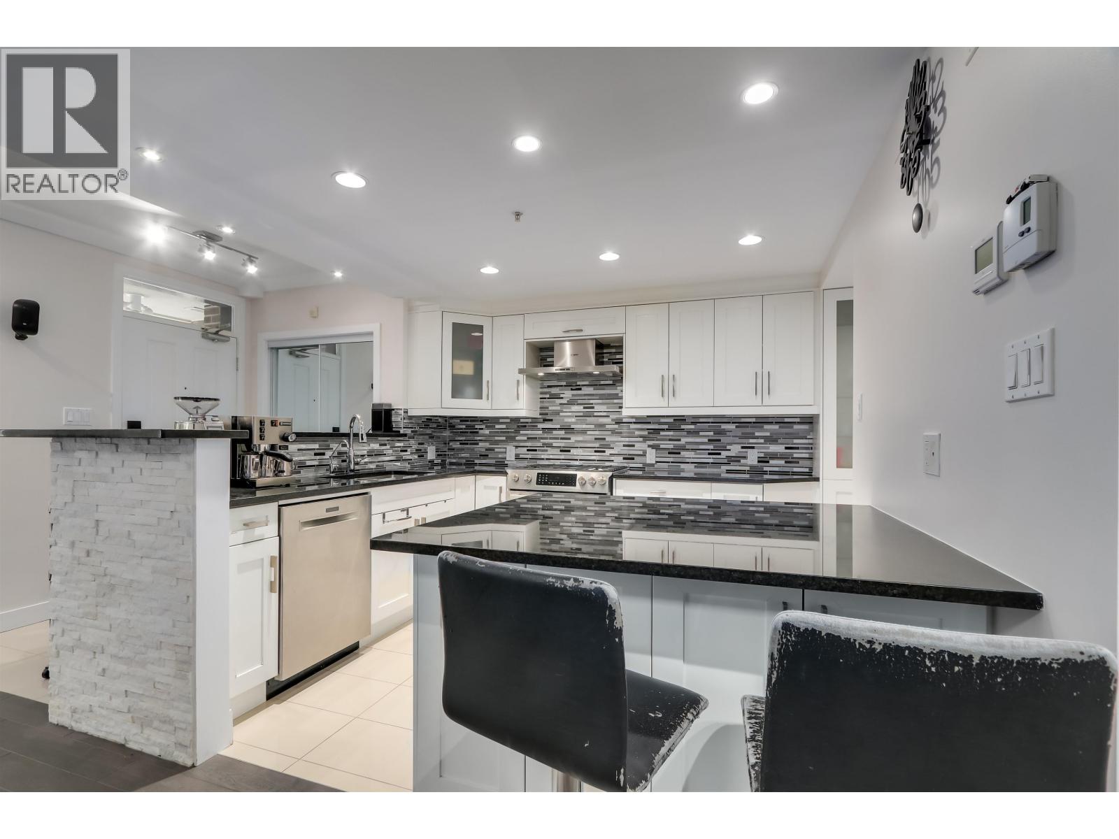 1405 W 7TH AVENUE, Vancouver