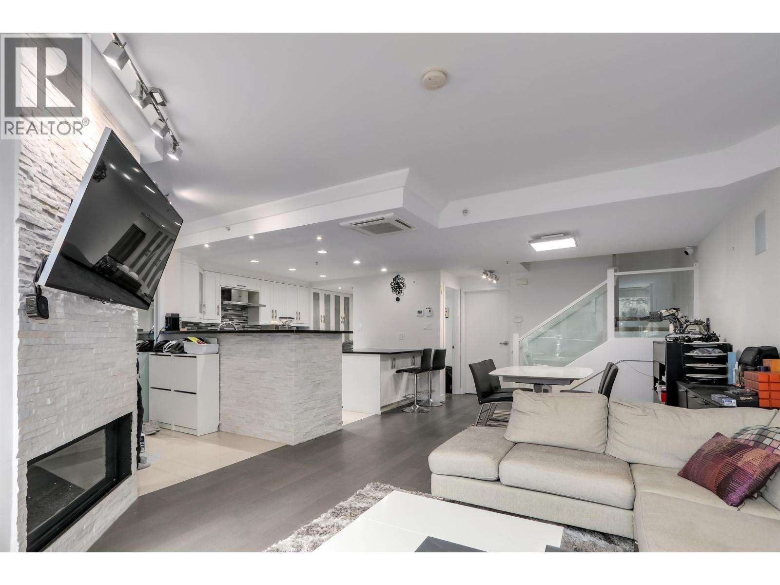 1405 W 7TH AVENUE, Vancouver