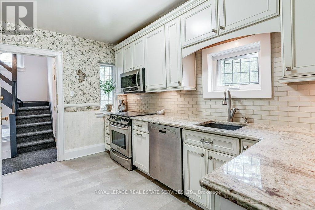 2 LARKIN AVENUE - 14