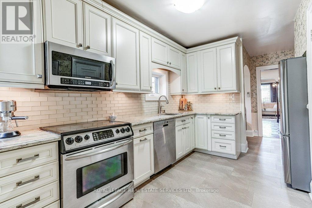 2 LARKIN AVENUE - 15