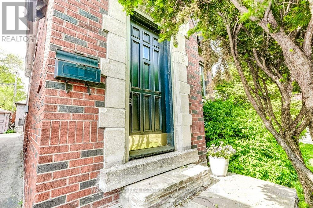 2 LARKIN AVENUE - 2