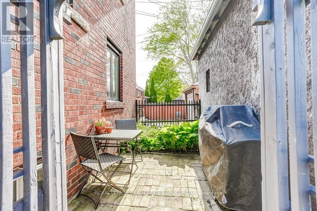 2 LARKIN AVENUE - 6