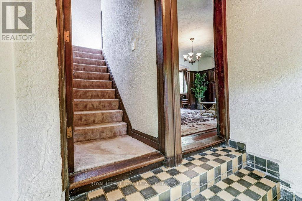 2 LARKIN AVENUE - 7