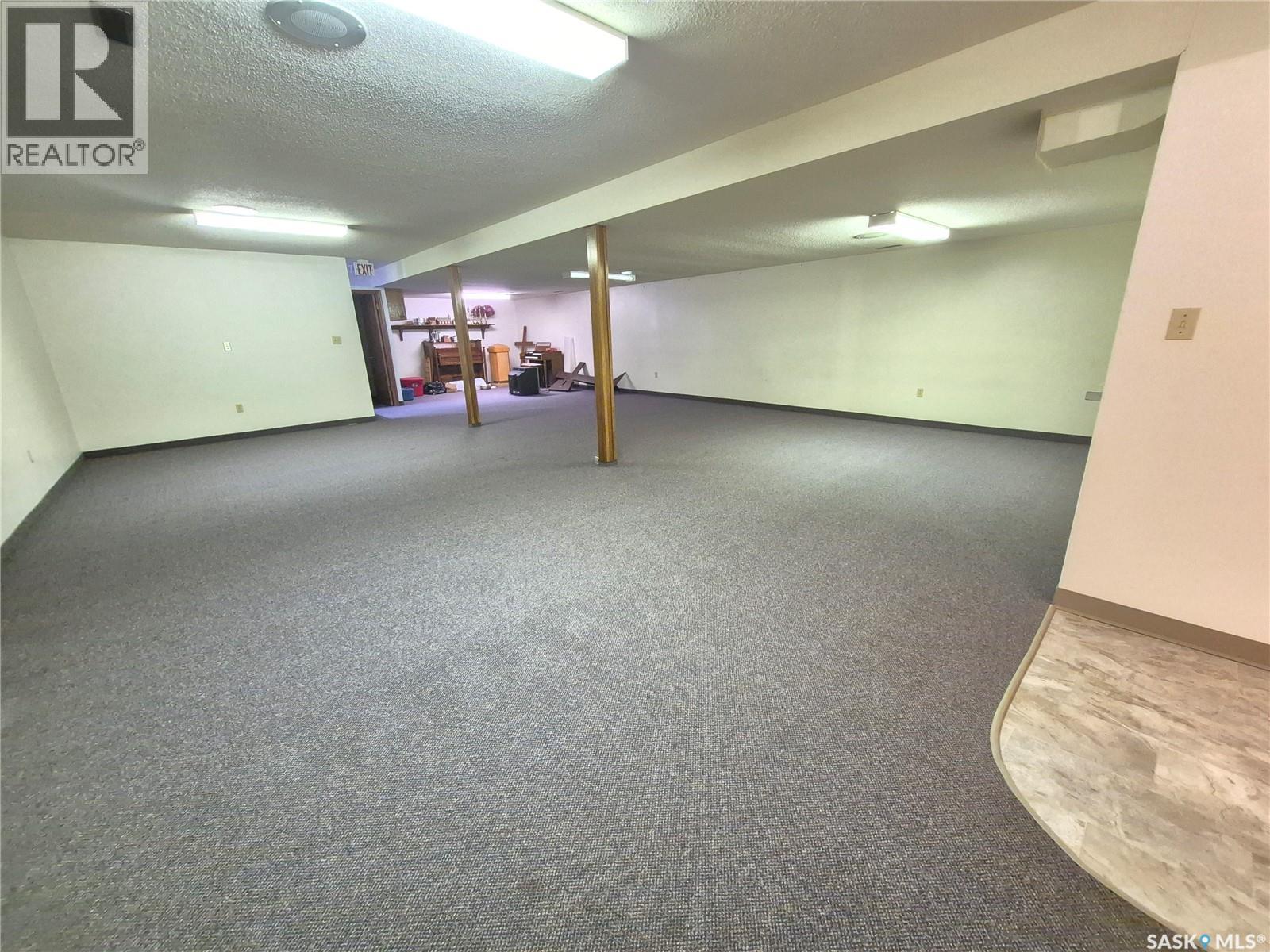 402 Wheaton AVENUE — photo 6