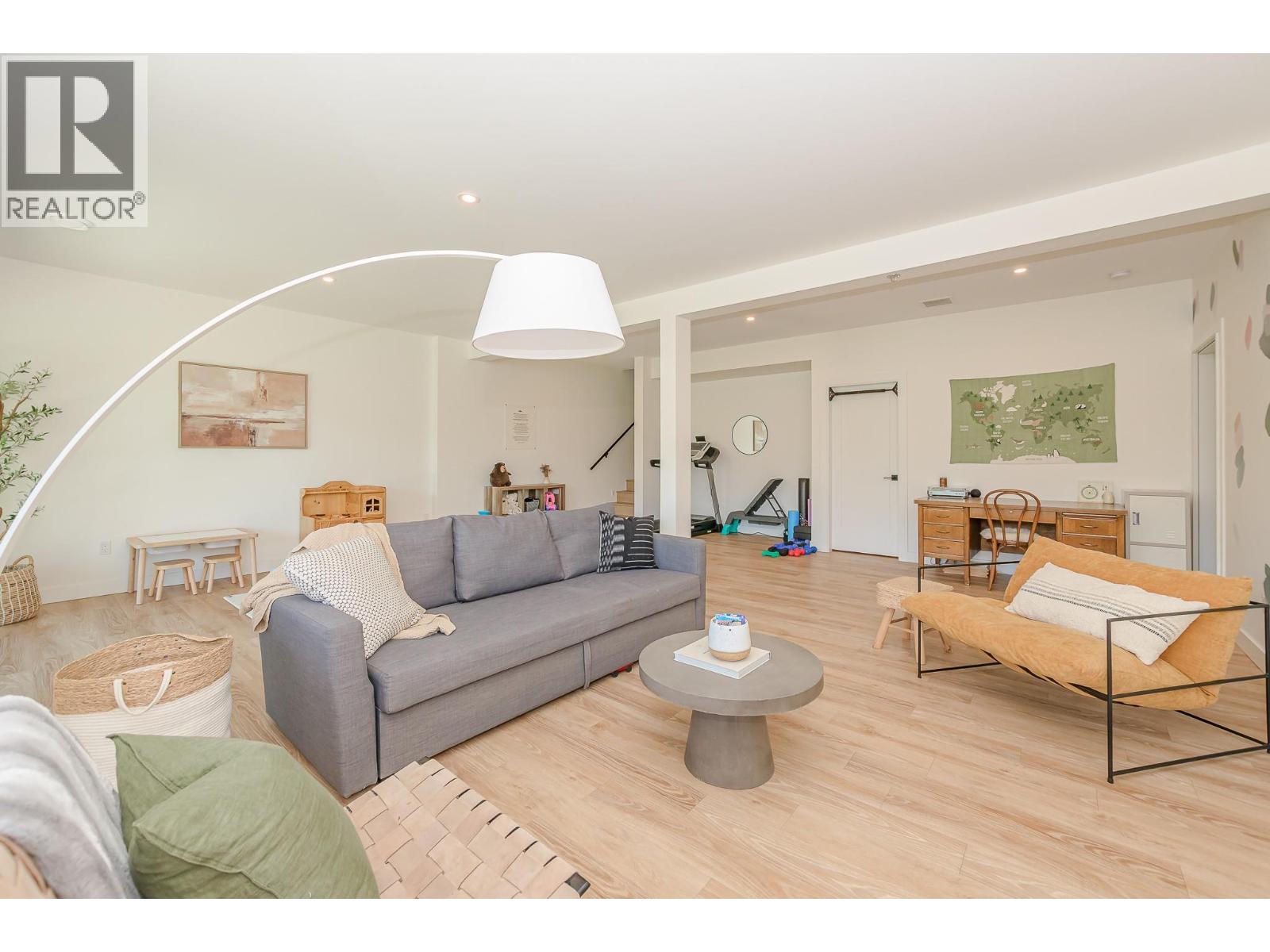 952 Ridgewood Drive - 28