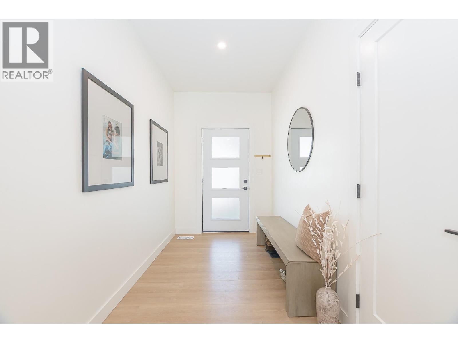 952 Ridgewood Drive - 3