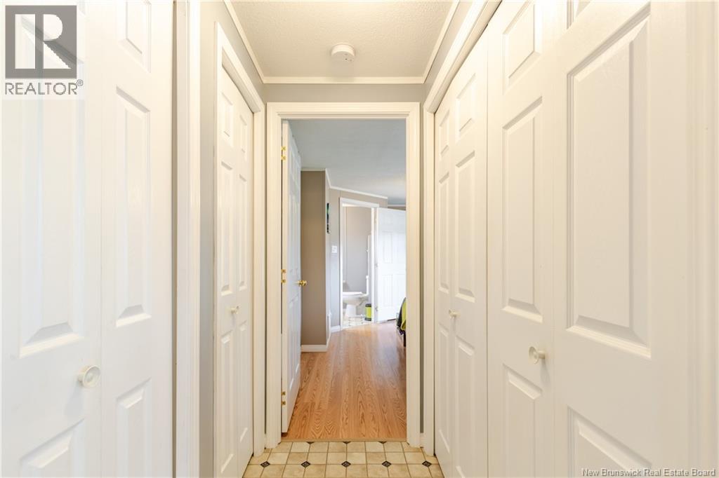 2 Wood Avenue - 21