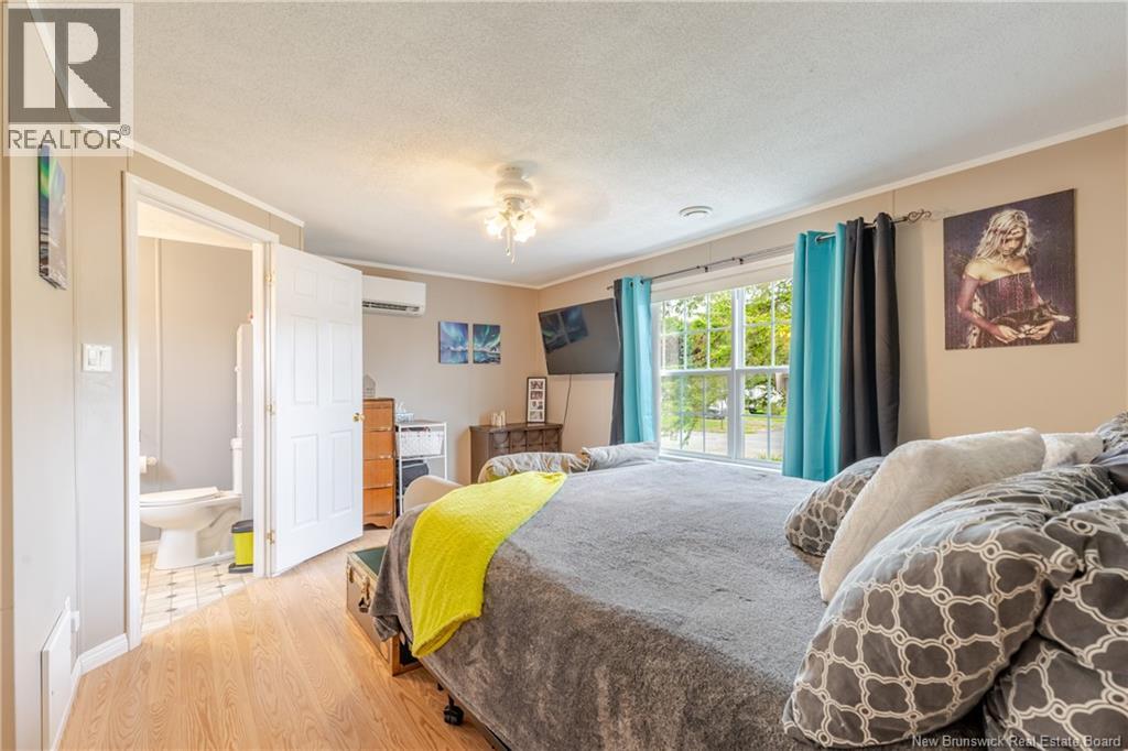 2 Wood Avenue - 23