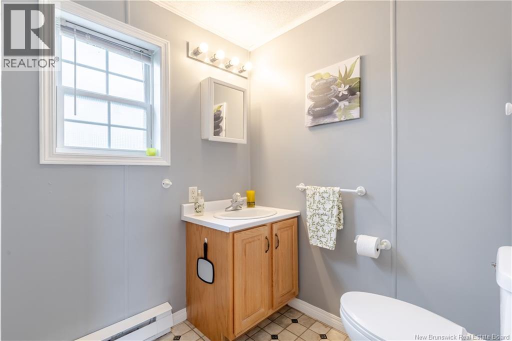 2 Wood Avenue - 25